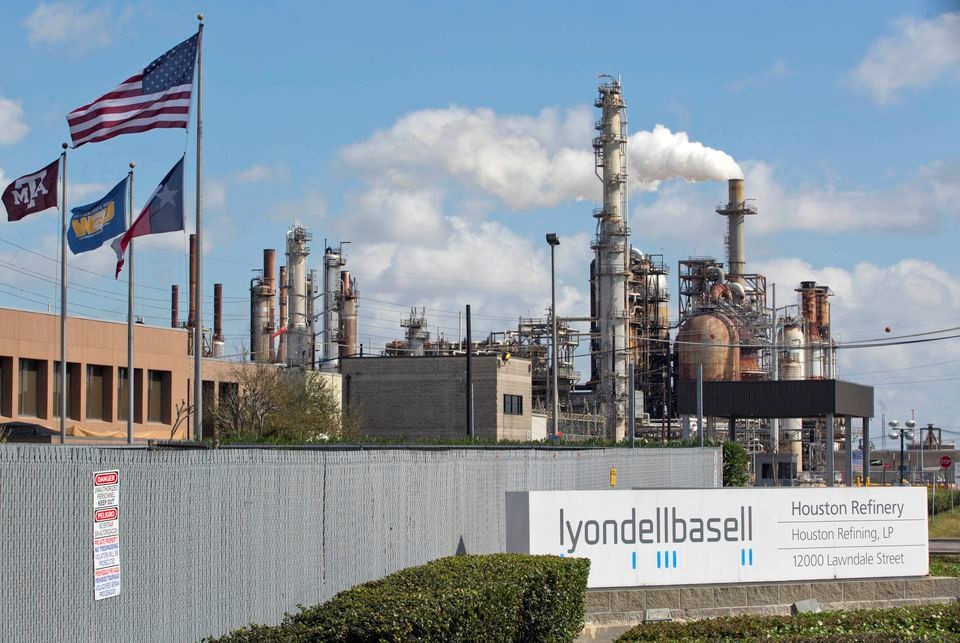 شرکتLyondellBasell  پالایشگاه نفت خود واقع در هیوستون آمریکا را تعطیل می کند.